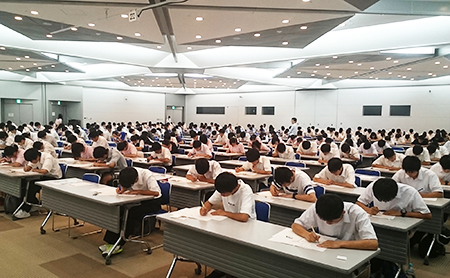 「数学甲子園2018」予選の様子