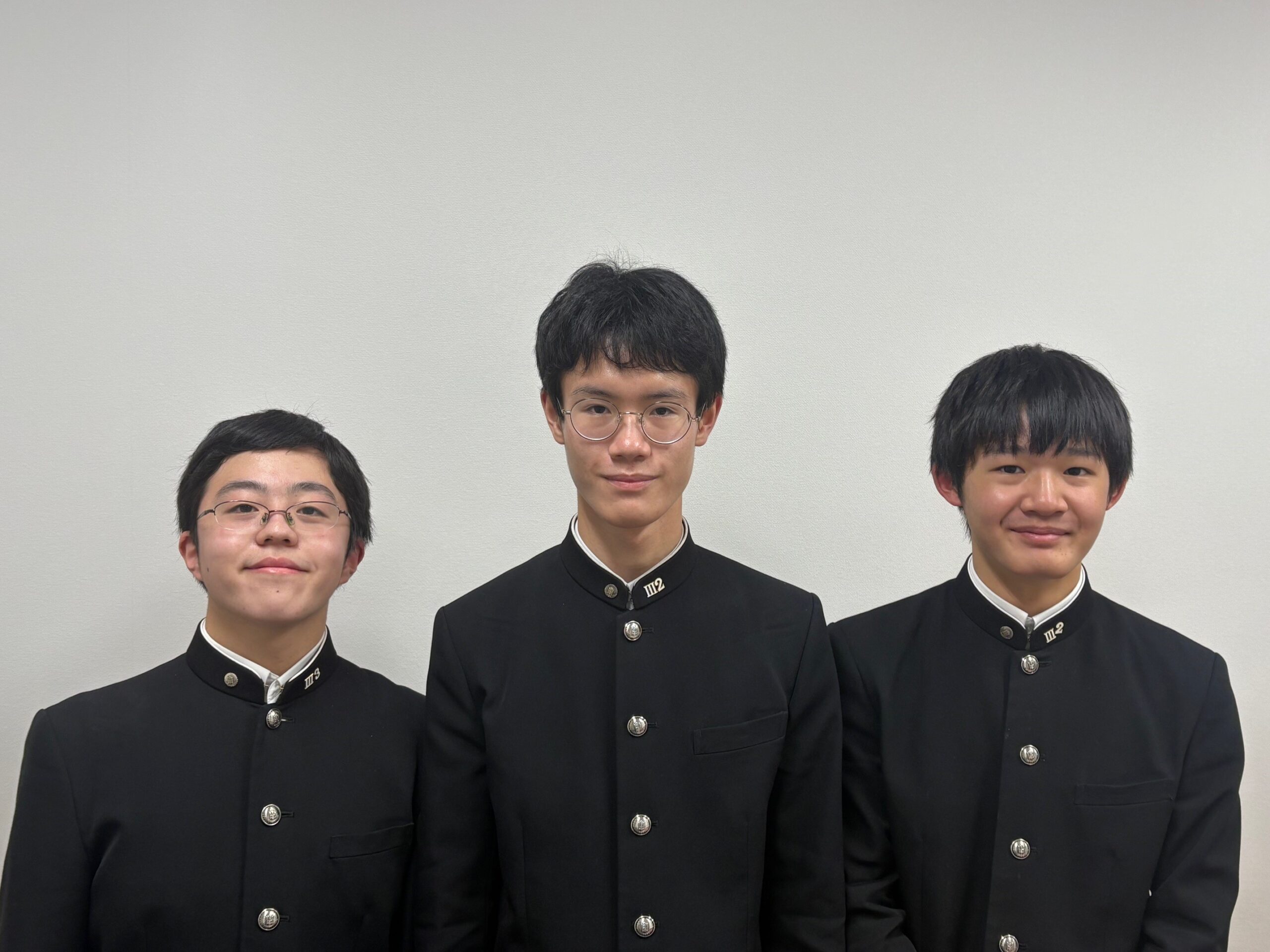 「日本数学検定協会賞」受賞者。左から大宮周さん・白坂柚葵さん・菅原琉也さん