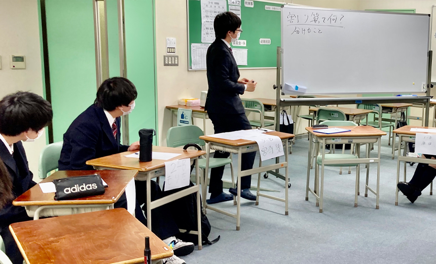 中学校の範囲を学び直すカリキュラムで「できる」を経験、自信につなげる